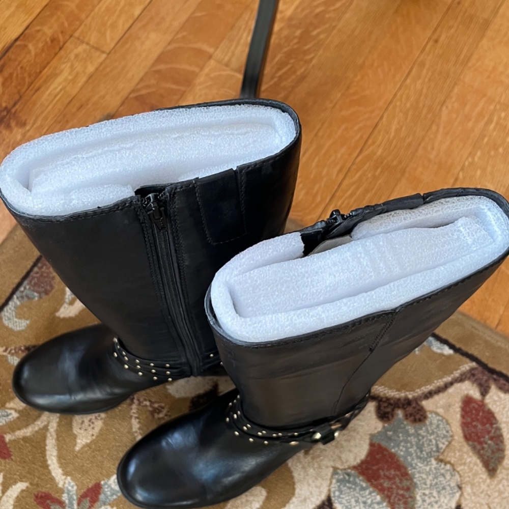 Nine West Leather Boots with gold accents - Picture 6 of 8